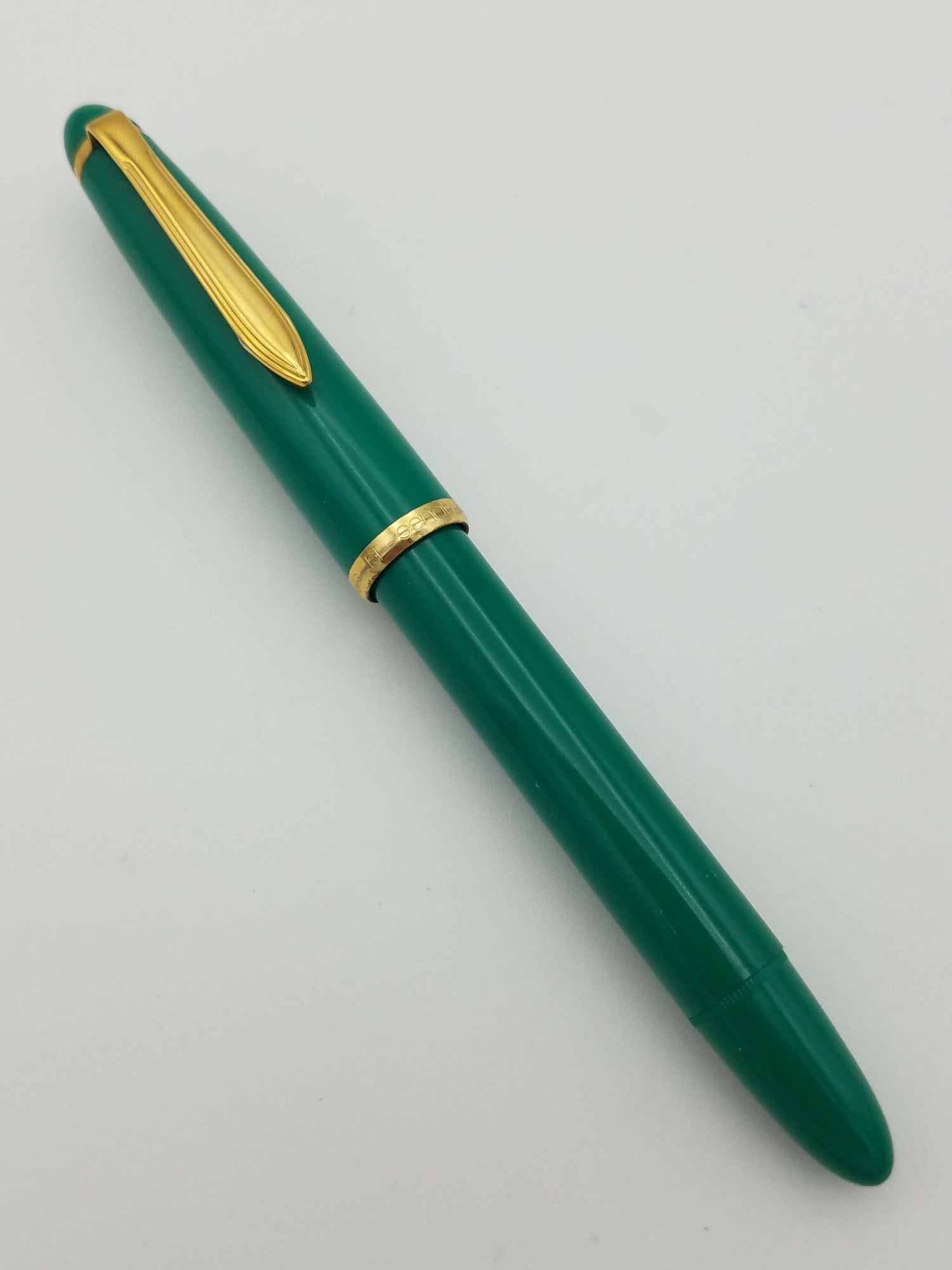 Senator Fountain Pen Green - Broad Steel Nib - Pre-Owned