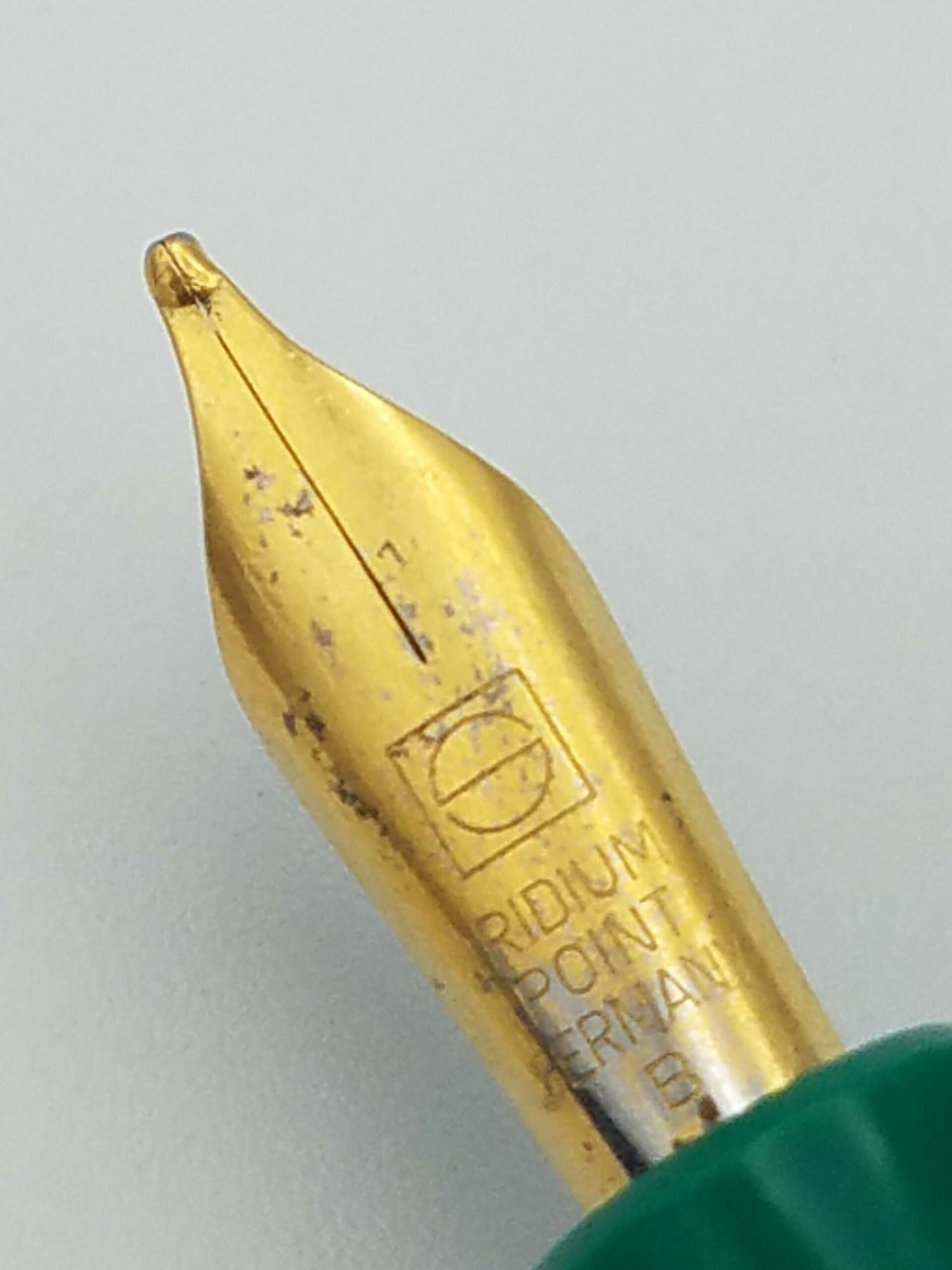 Senator Fountain Pen Green - Broad Steel Nib - Pre-Owned