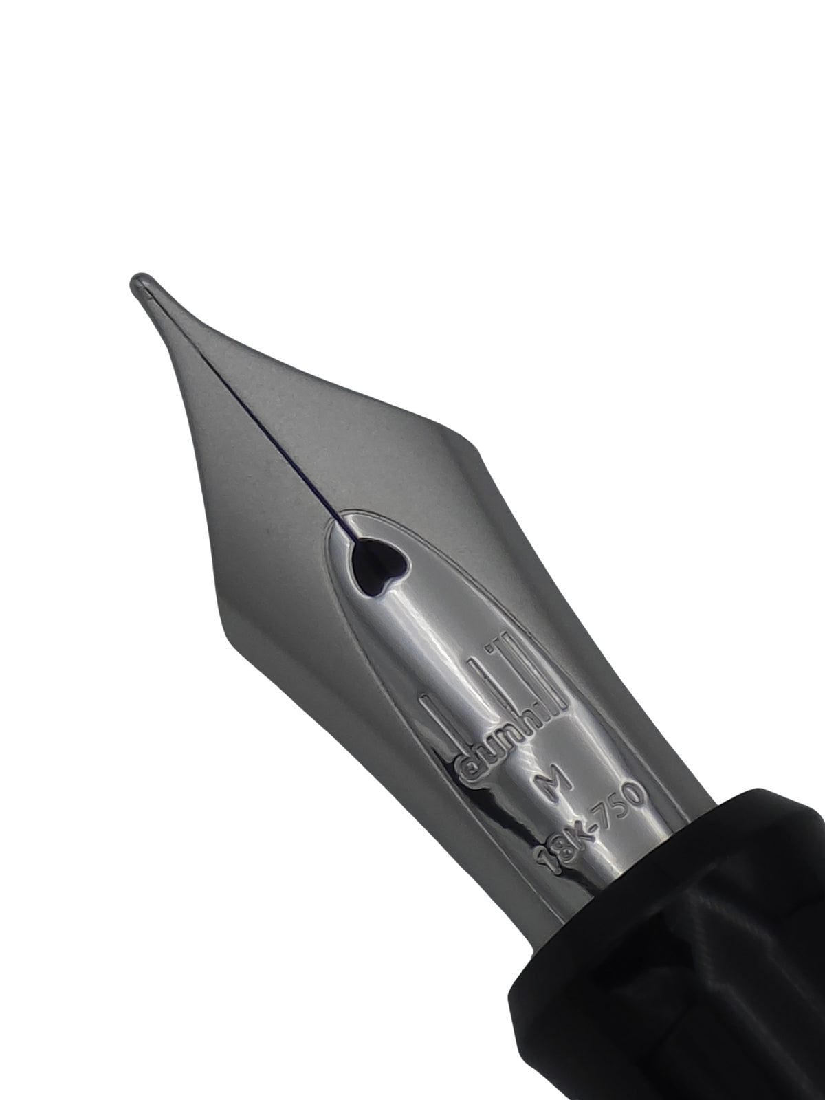 Alfred Dunhill AD2000 Carbon Fiber - 18k Medium Nib - Pre-Owned