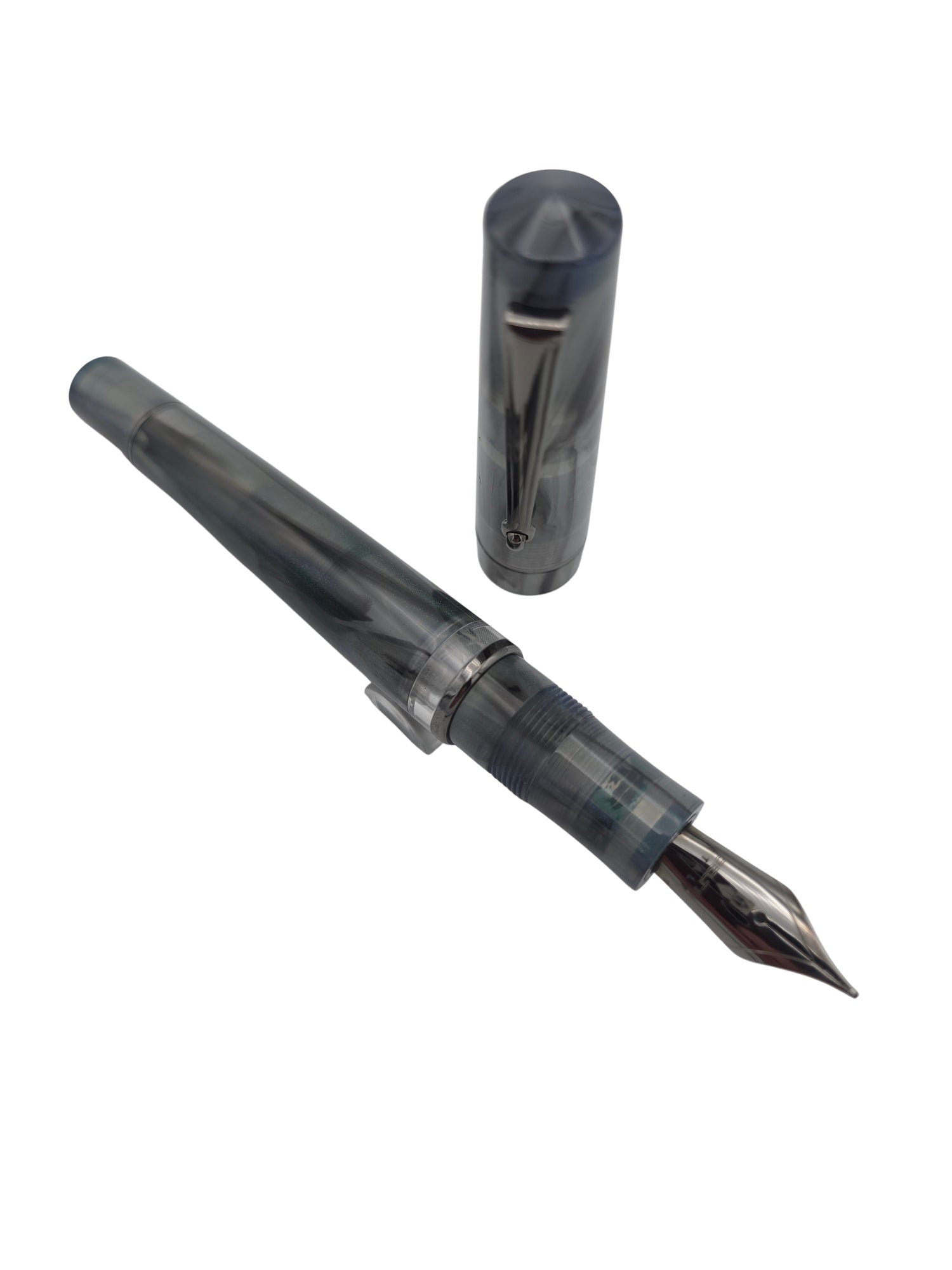 Delta Duna Zephyr Grey - Medium Nib - Pre-Owned