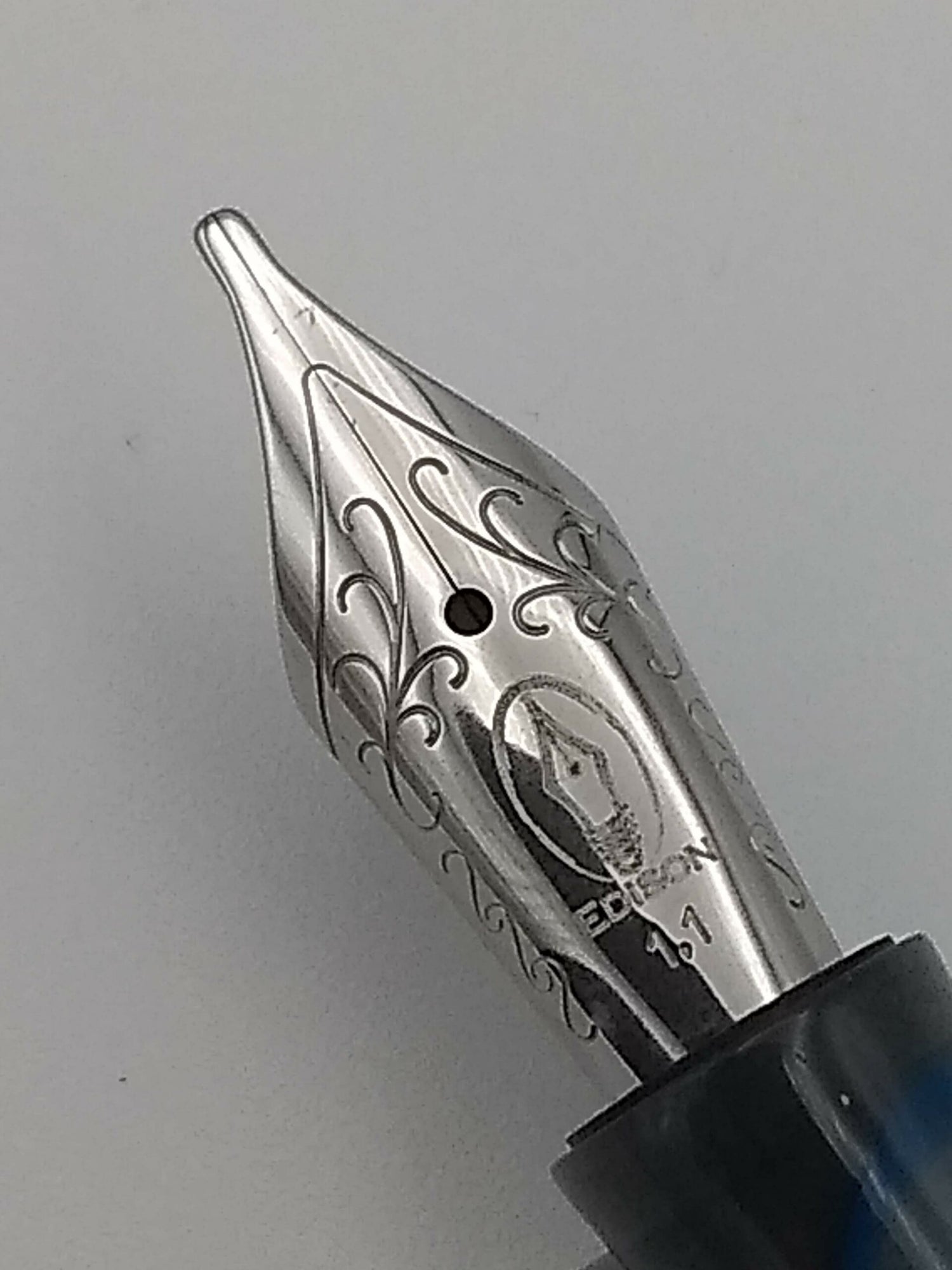 Edison Nouveau Premiere 2014 Winter Edition - 1.1 Stub Steel Nib - Pre-Owned