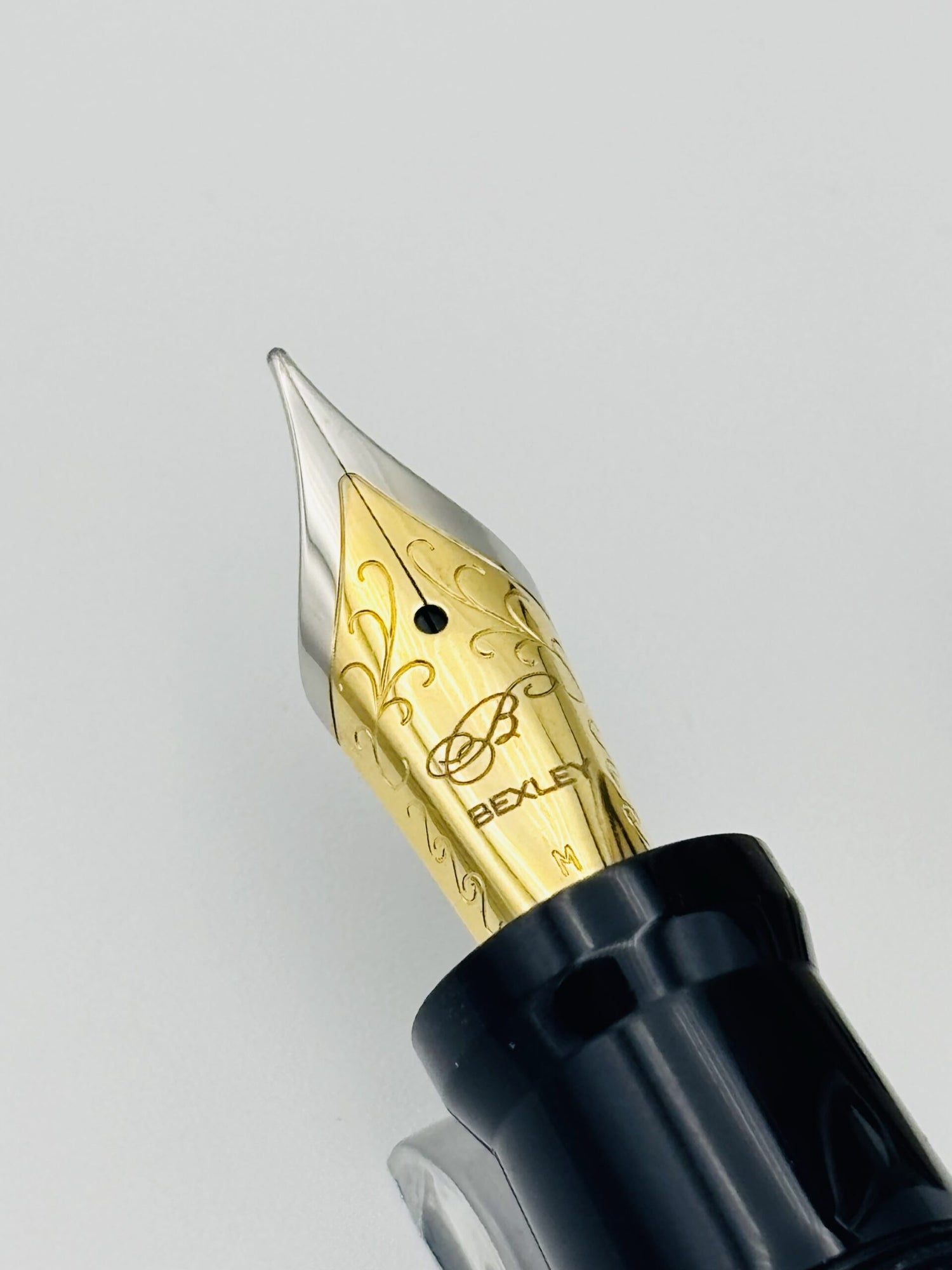 Bexley Classic Purple and Cream - Medium Steel Nib - Pre-Owned